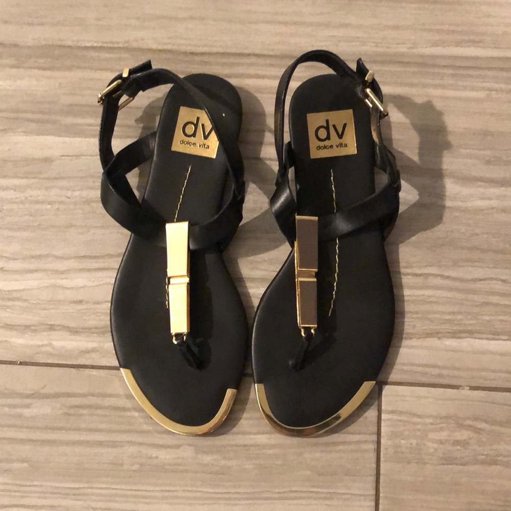 Dolce Vita Black Stella Abley Thong Sandals